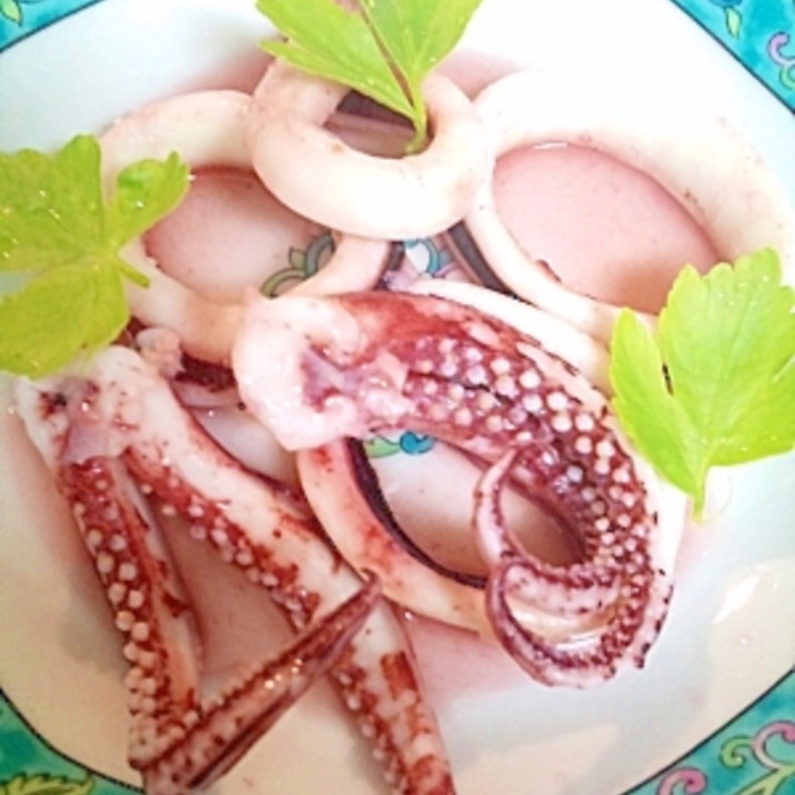 レンジで作る・簡単おいしい★茹でイカ(生姜醤油で)